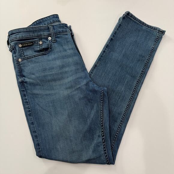Calvin Klein Slim Straight Fit Jeans | 36x32 | Light Wash - Picture 1 of 6